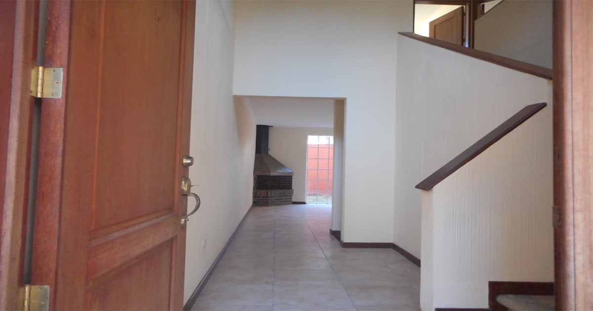 Venta de Casa o Casas, Terrenos, Propiedades, Apartamentos, Inmuebles en Guatemala, zona 11, zona 7, zona 2, zona 18, zona 16, Mixco, Carretera Al Salvador, Fraijanes, Santa Catarina Pinula, Antigua Guatemala, Villa Nueva, Villa Canales, San Miguel Petapa - Venta o Alquiler de Casas En Guatemala